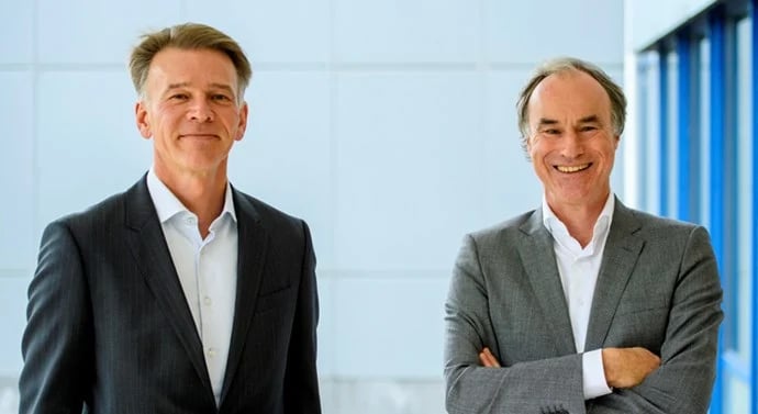 Luc Leroy ny VD och Paul Hesselink avgående VD och från 2024 strategisk rådgivare, Kiwa-koncernen. 